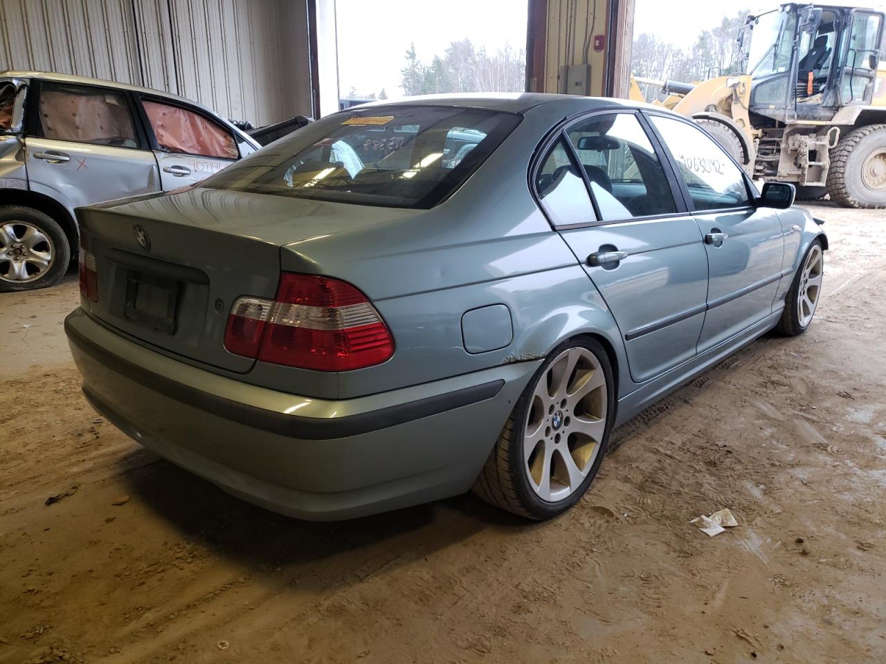 Photo 4 from auction – 2003 BMW 325 I with VIN WBAEV33473KL61108