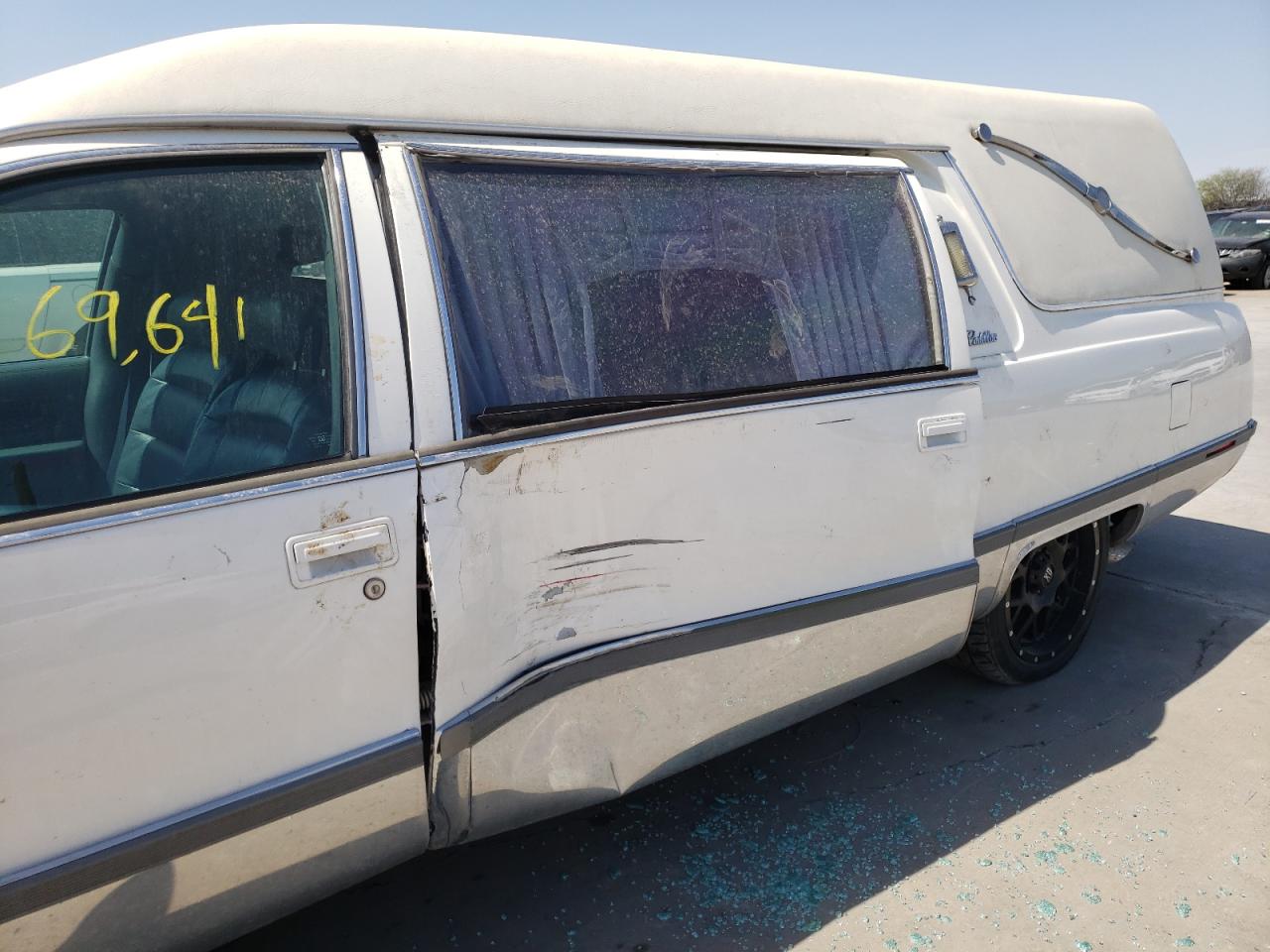 Photo 9 from auction – 1995 CADILLAC COMMERCIAL with VIN 1GEFH90P9SR713859