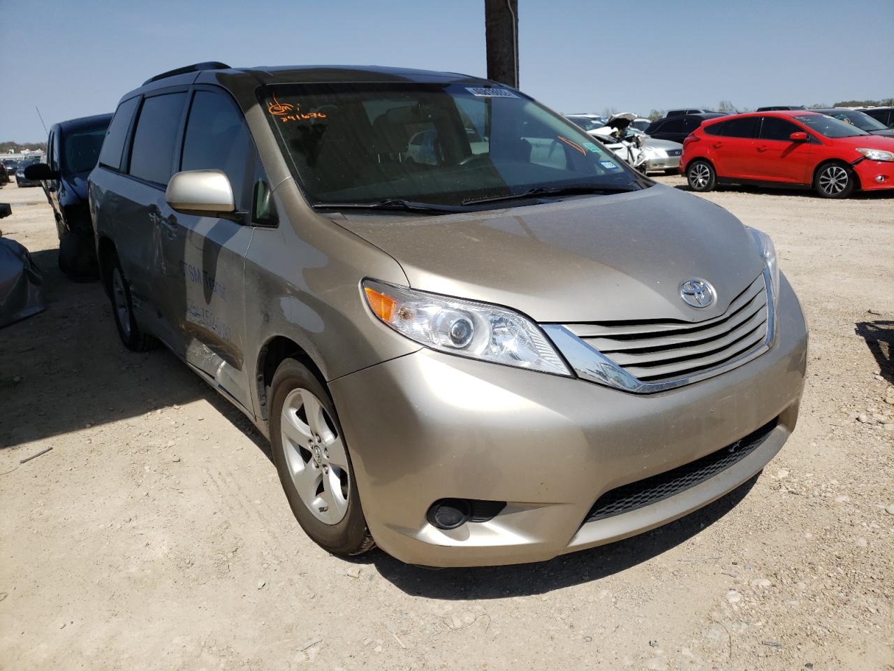 Photo 1 from auction – 2017 TOYOTA SIENNA LE with VIN 5TDKZ3DC8HS891670