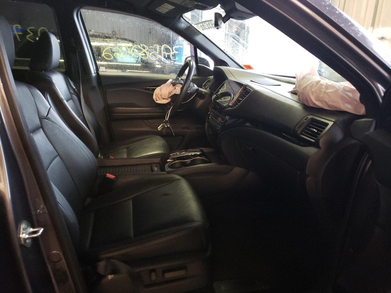 Photo 5 from auction – 2019 HONDA PASSPORT E with VIN 5FNYF8H05KB011195