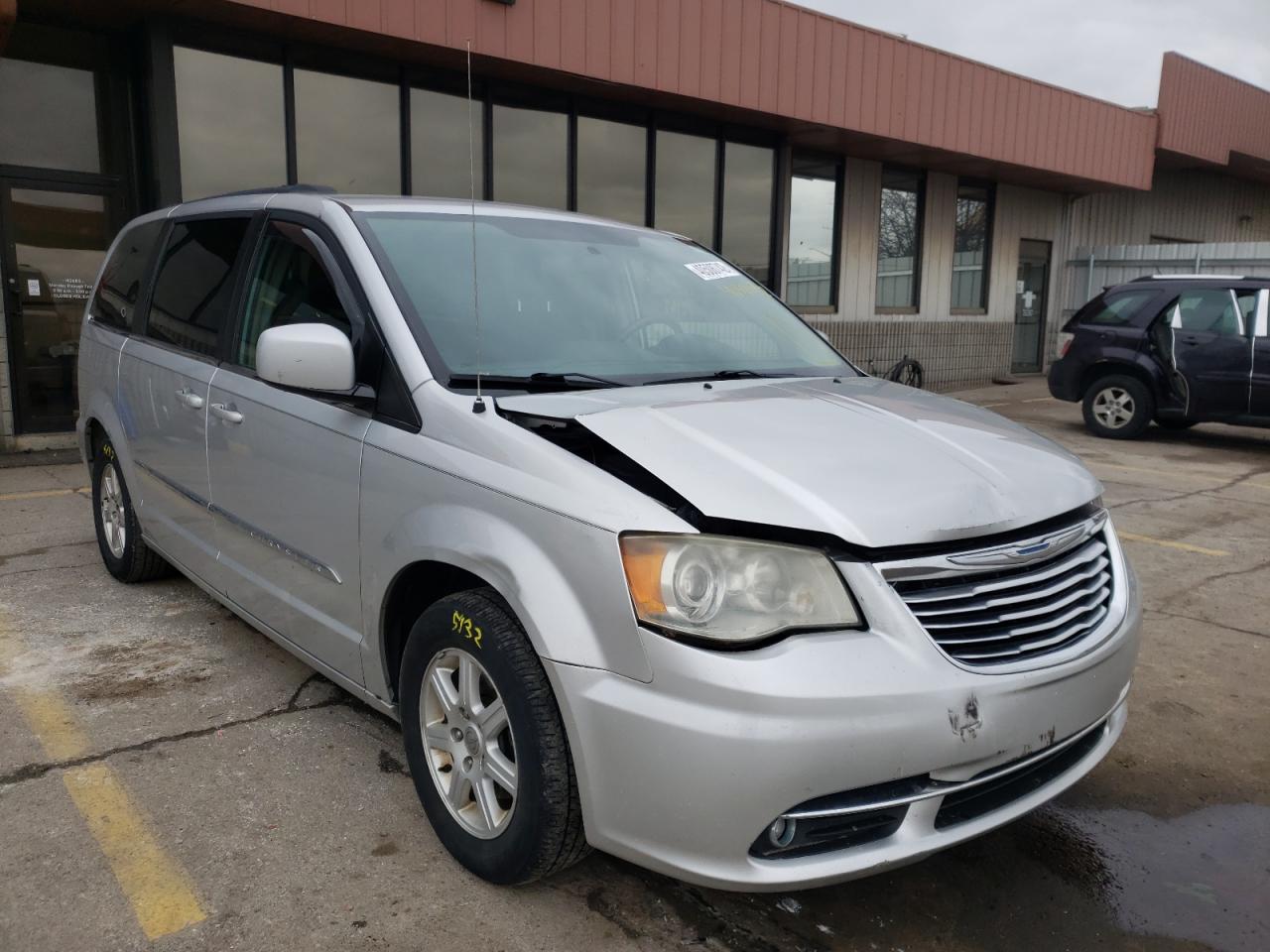 CHRYSLER TOWN & COU 2011 with VIN 2A4RR5DG4BR618541 - Photo from auction
