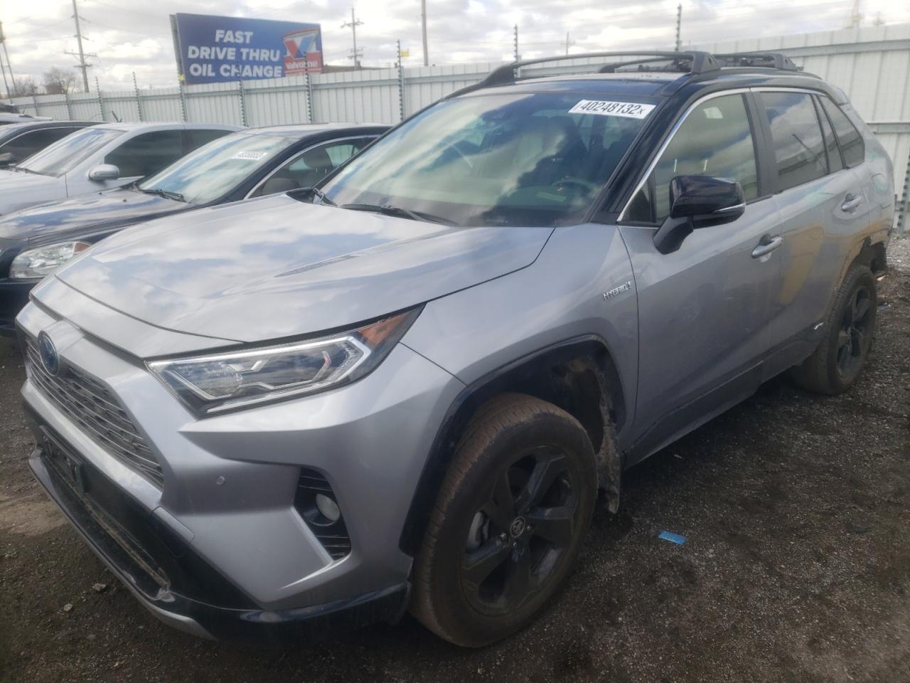 Photo 2 from auction – 2019 TOYOTA RAV4 XSE with VIN JTMEWRFV6KD524387