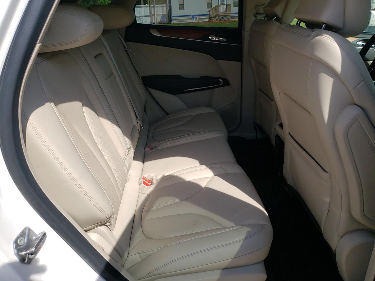 Photo 6 from auction – 2019 LINCOLN MKC SELECT with VIN 5LMCJ2C90KUL53052