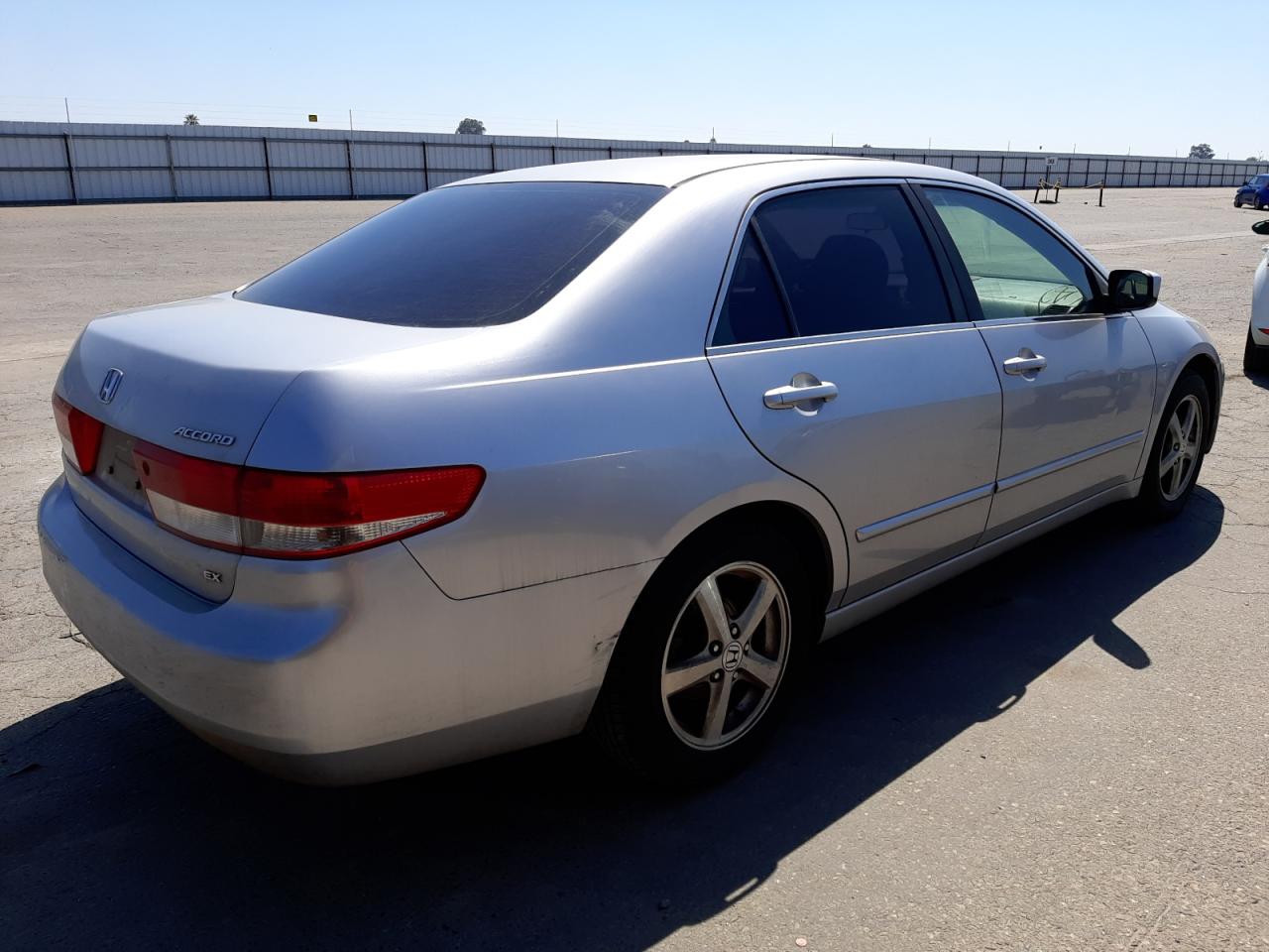 Photo 4 from auction – 2003 HONDA ACCORD EX with VIN JHMCM56693C020887