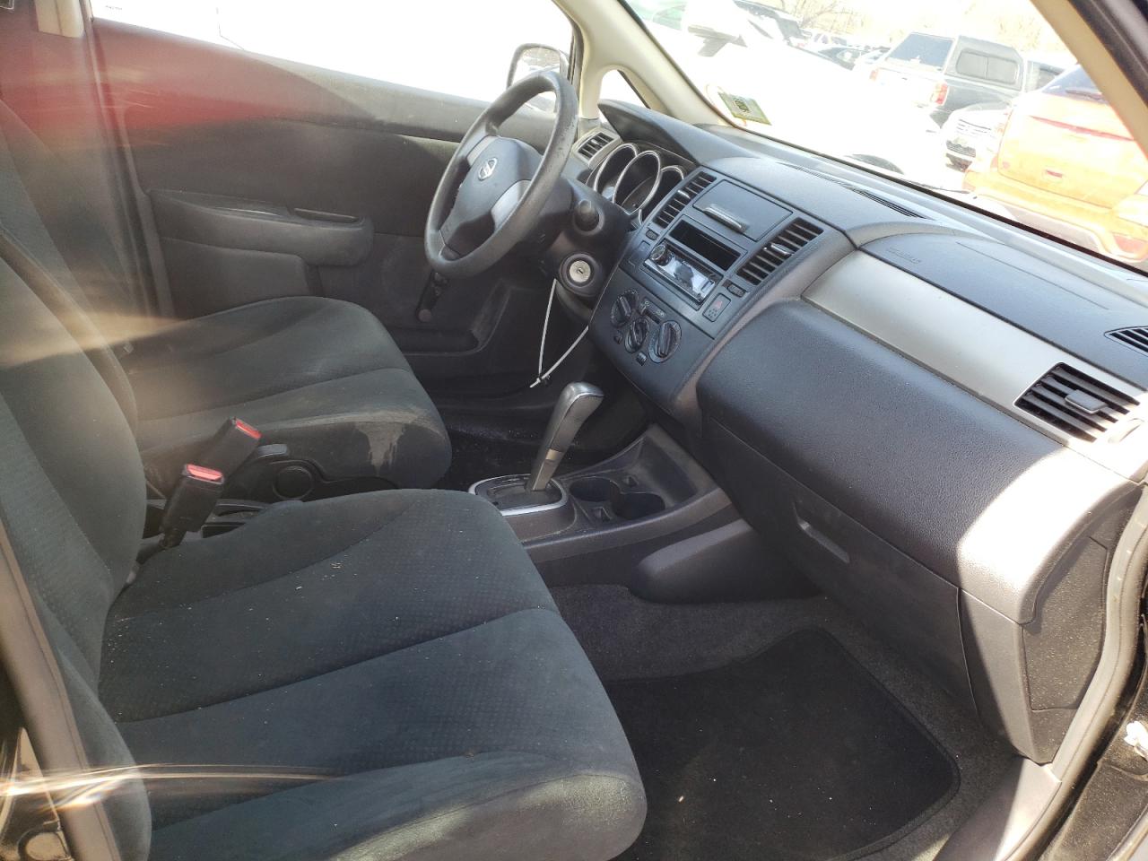 Photo 5 from auction – 2010 NISSAN VERSA S with VIN 3N1BC1CP1AL419464