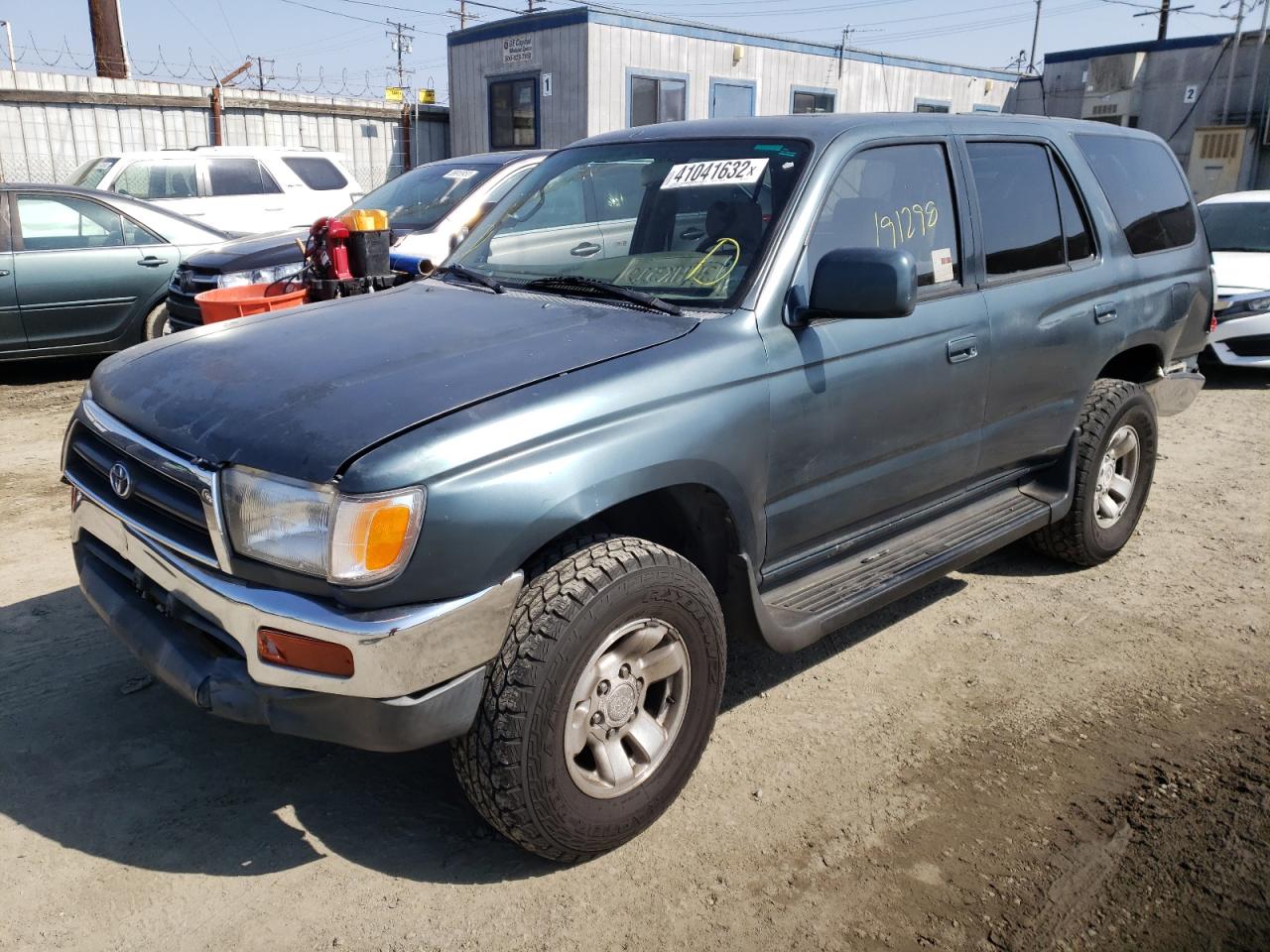 Photo 2 from auction – 1997 TOYOTA 4RUNNER SR with VIN JT3GN86R8V0030833