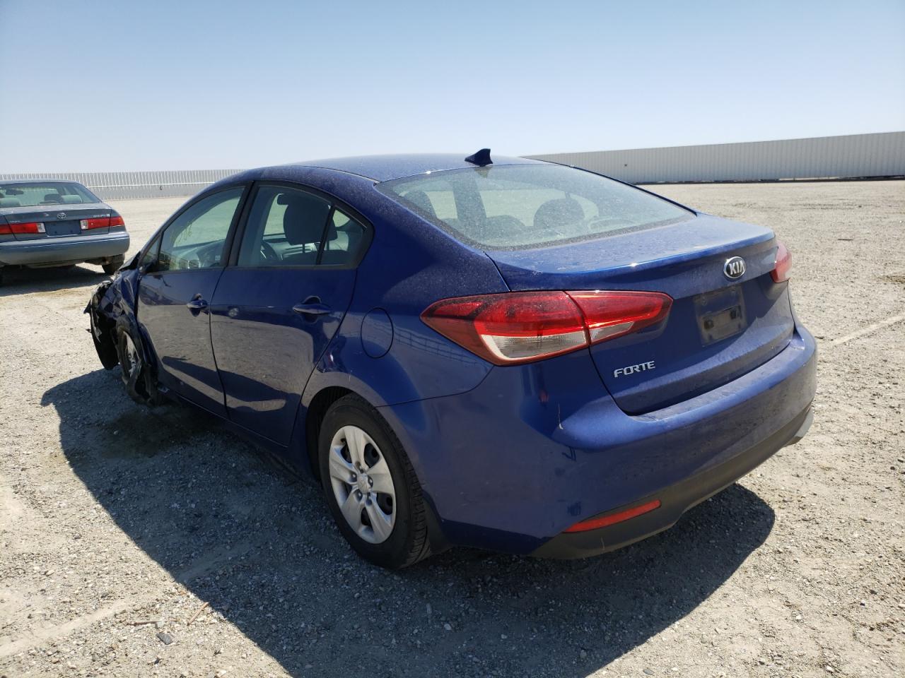 Photo 3 from auction – 2018 KIA FORTE LX with VIN 3KPFK4A77JE220168