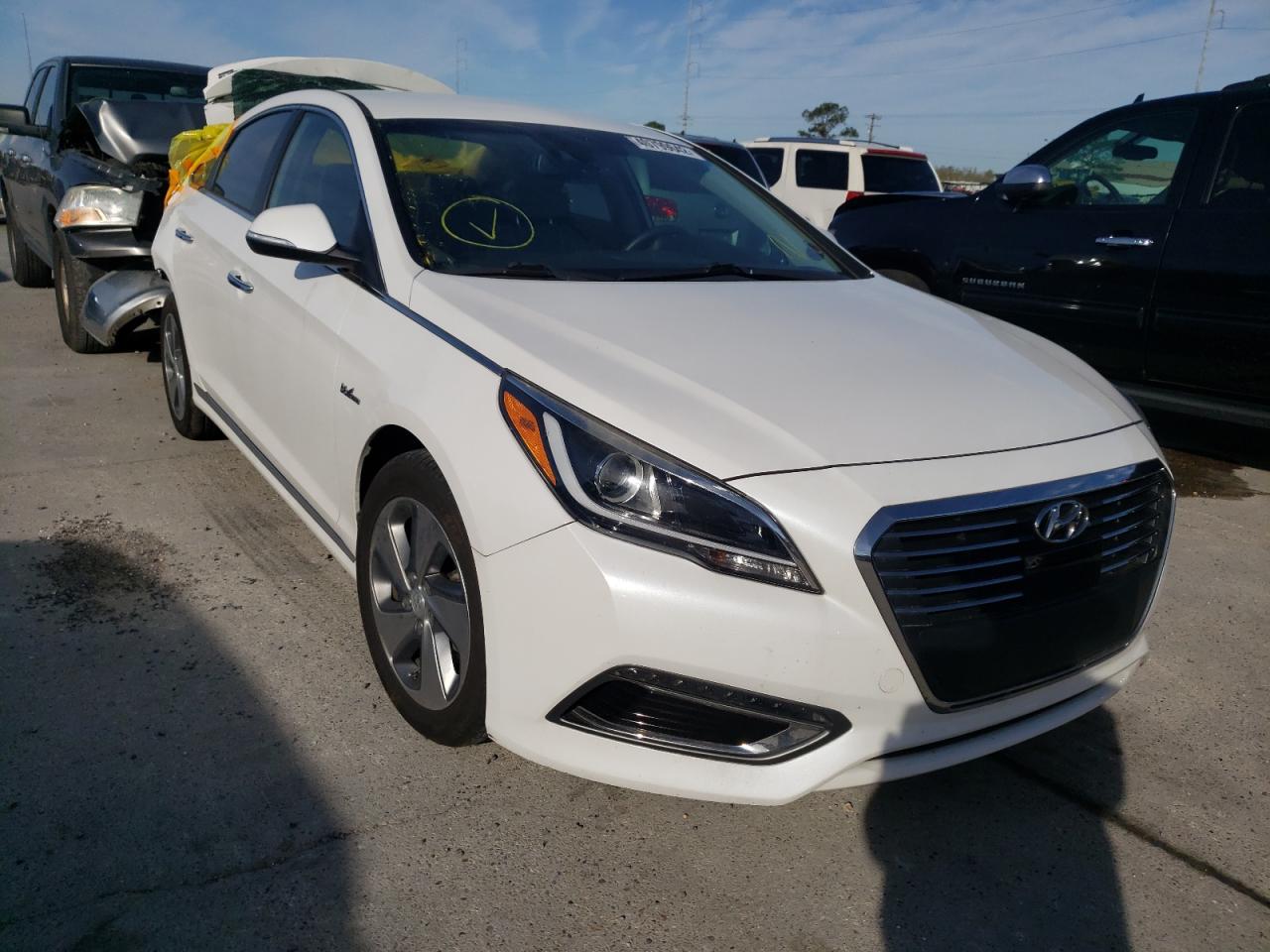 HYUNDAI SONATA PLU 2017 with VIN KMHE54L2XHA045041 - Photo from auction