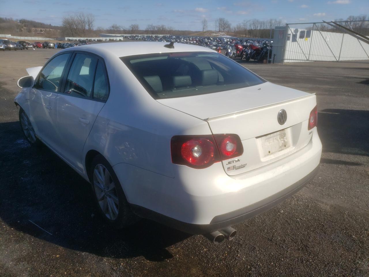 Photo 3 from auction – 2010 VOLKSWAGEN JETTA WOLF with VIN 3VWRJ7AJ8AM154682