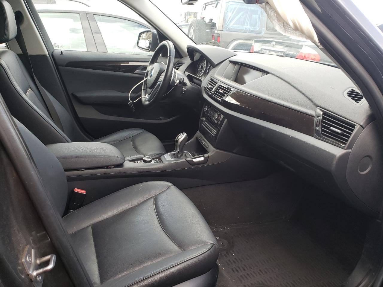 Photo 5 from auction – 2014 BMW X1 XDRIVE2 with VIN WBAVL1C54EVY20373