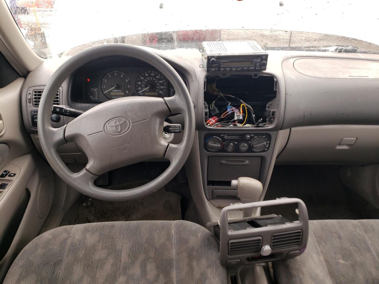 Photo 9 from auction – 2000 TOYOTA COROLLA VE with VIN 2T1BR12E2YC798886