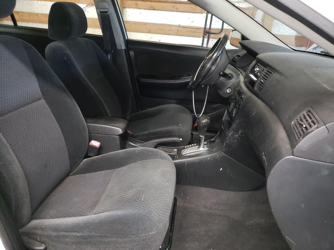 Photo 5 from auction – 2005 TOYOTA COROLLA CE with VIN 2T1BR32E65C323619