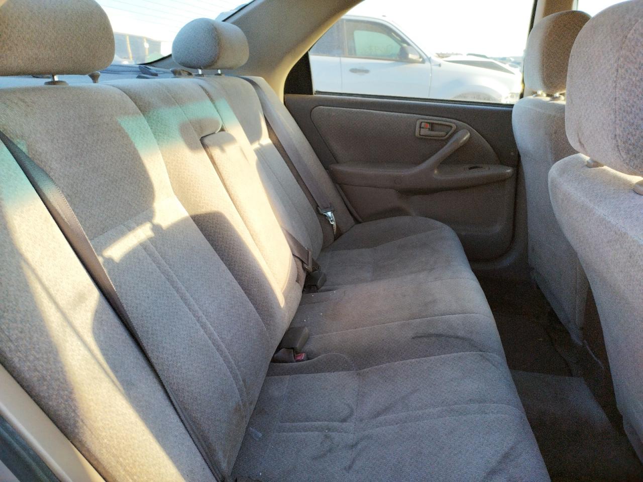 Photo 6 from auction – 2000 TOYOTA CAMRY CE with VIN JT2BG22K5Y0413874