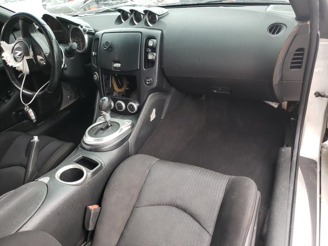 Photo 9 from auction – 2009 NISSAN 370Z with VIN JN1AZ44E19M404229