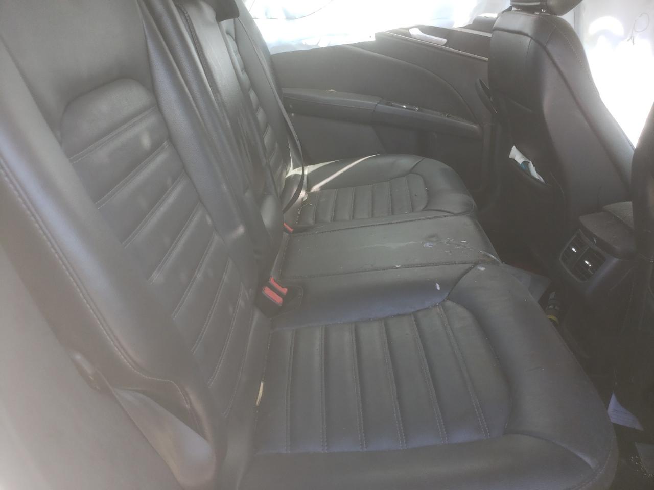 Photo 6 from auction – 2016 FORD FUSION SE with VIN 3FA6P0HD0GR217237