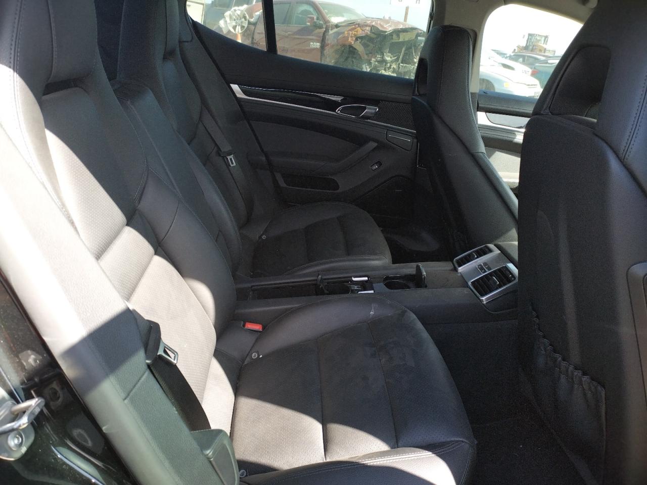 Photo 6 from auction – 2016 PORSCHE PANAMERA S with VIN WP0AD2A72GL040525