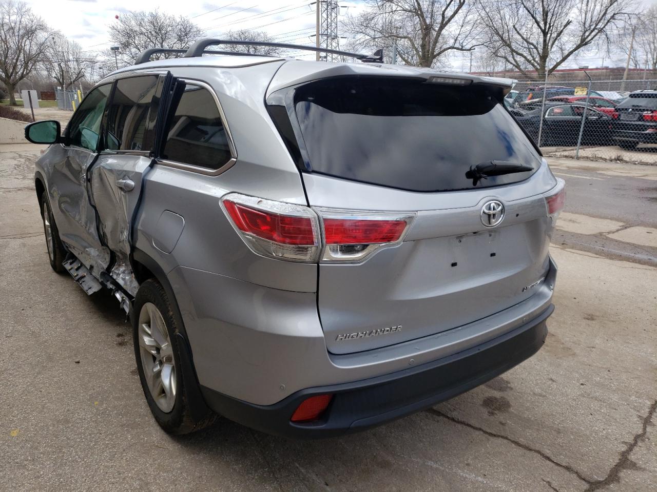 Photo 3 from auction – 2014 TOYOTA HIGHLANDER with VIN 5TDDKRFHXES025084