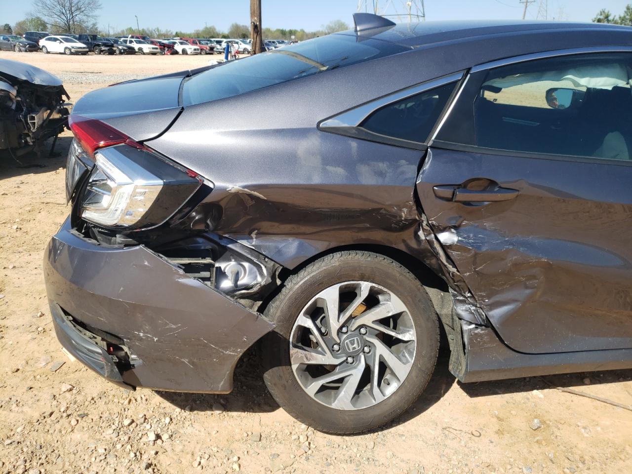Photo 9 from auction – 2017 HONDA CIVIC EX with VIN 19XFC2F75HE038277