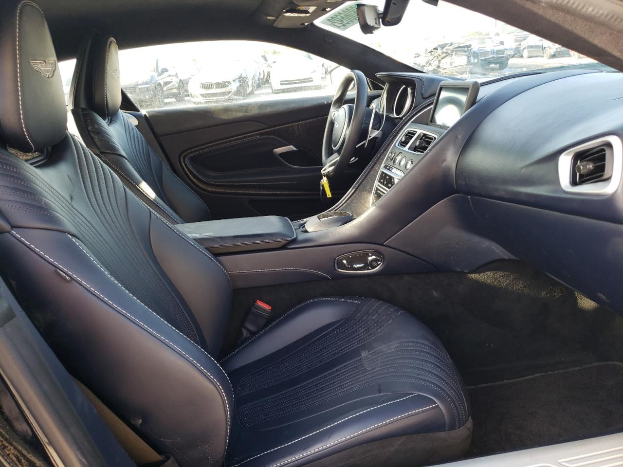 Photo 5 from auction – 2019 ASTON MARTIN DB11 with VIN SCFRMFAW5KGL07841