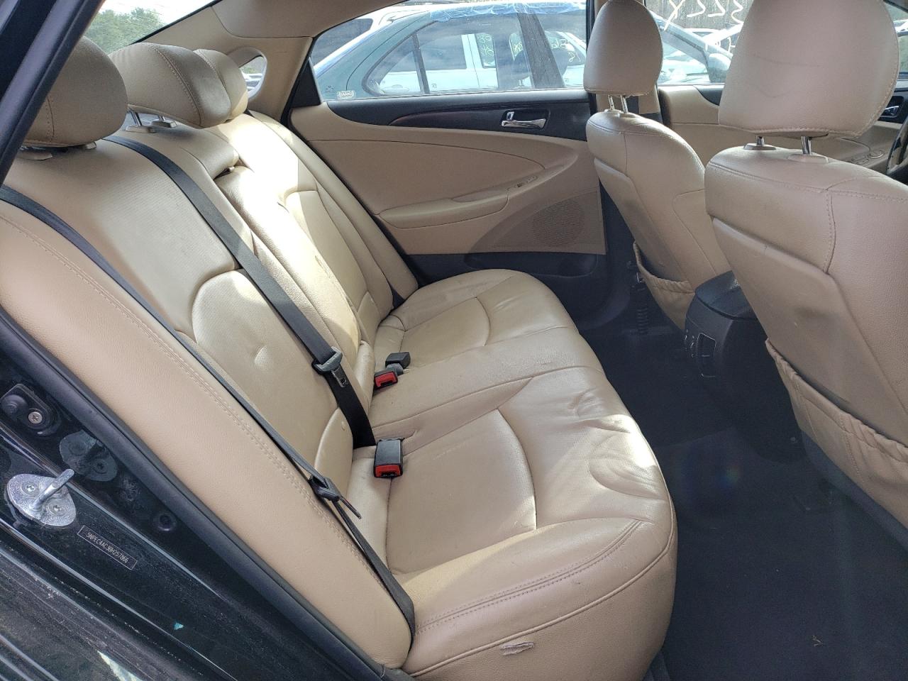 Photo 6 from auction – 2011 HYUNDAI SONATA SE with VIN 5NPEC4AC3BH257866