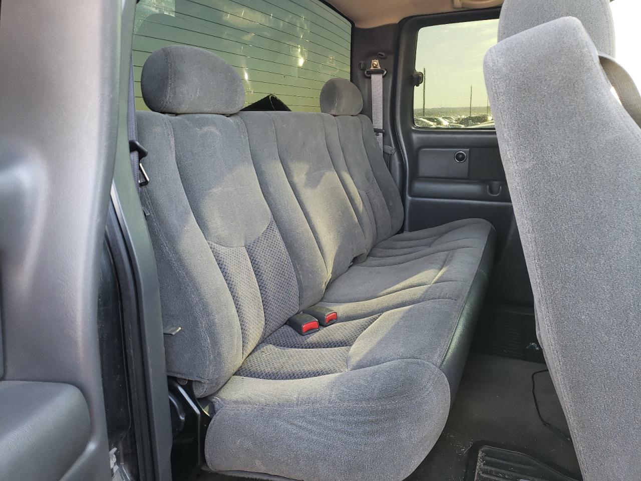 Photo 6 from auction – 2003 CHEVROLET SILVERADO with VIN 1GCHC29U53E372002