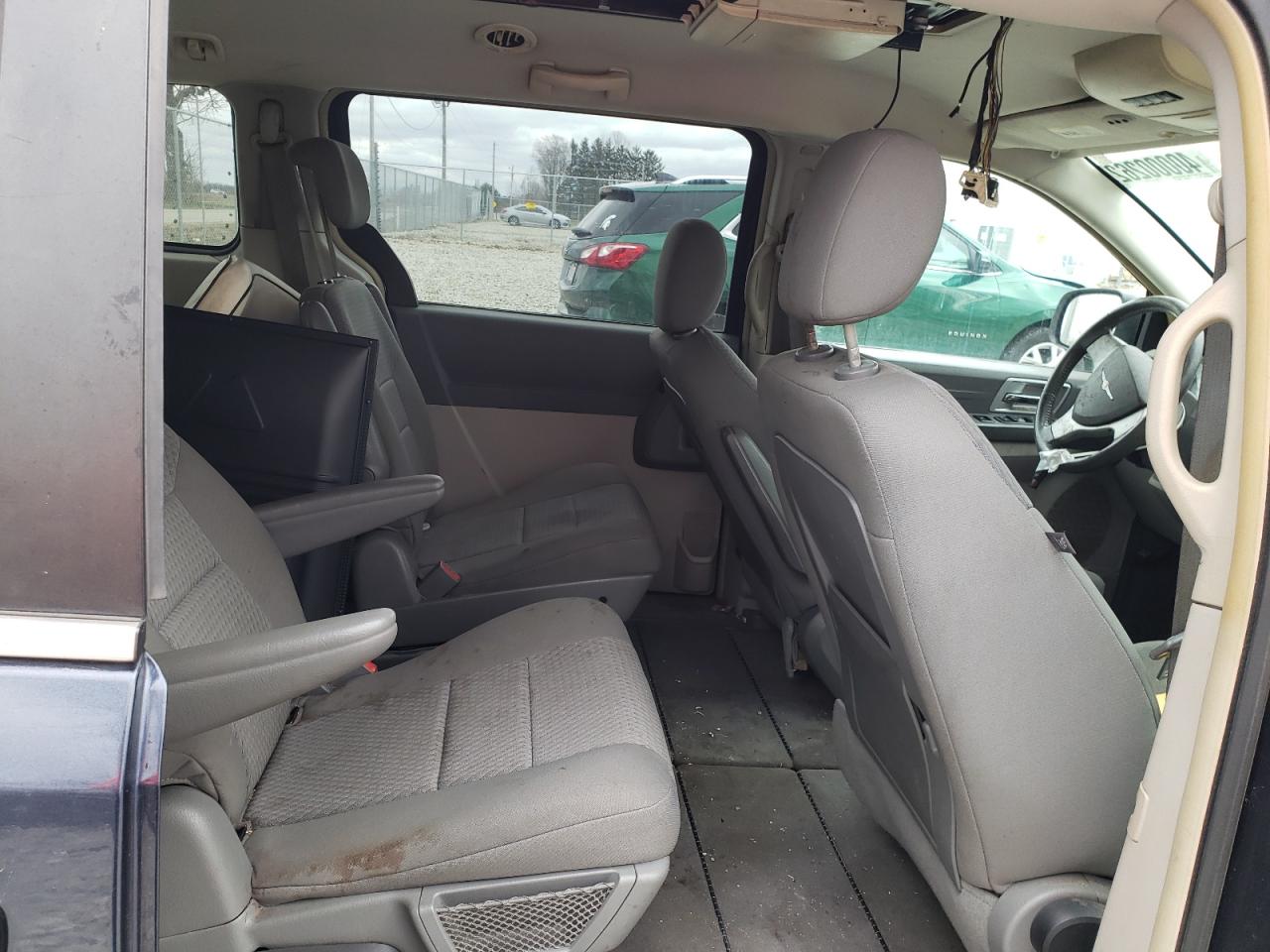 Photo 6 from auction – 2008 CHRYSLER TOWN & COU with VIN 2A8HR54P48R788224