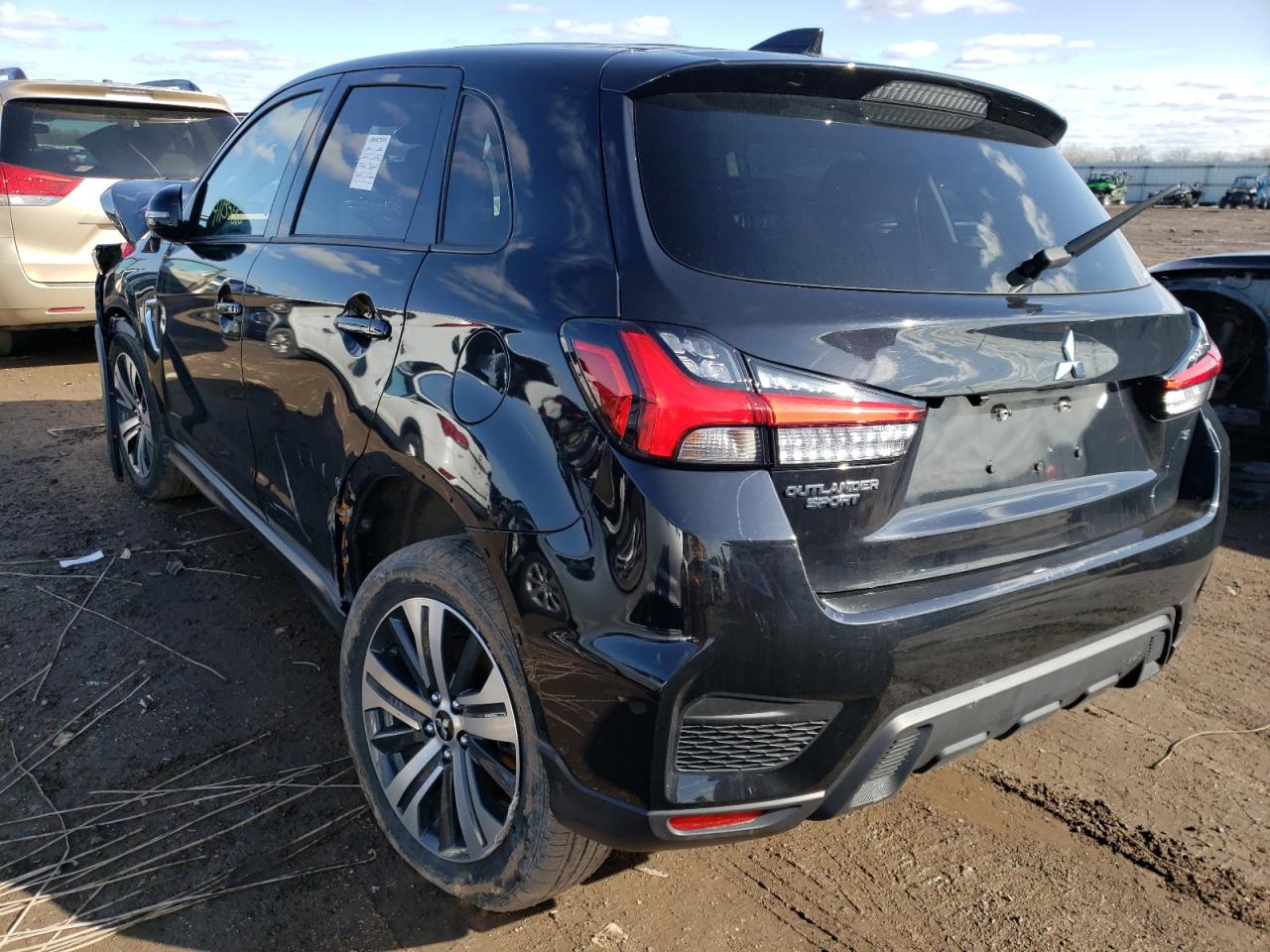 Photo 3 from auction – 2021 MITSUBISHI OUTLANDER with VIN JA4ARUAU5MU019302