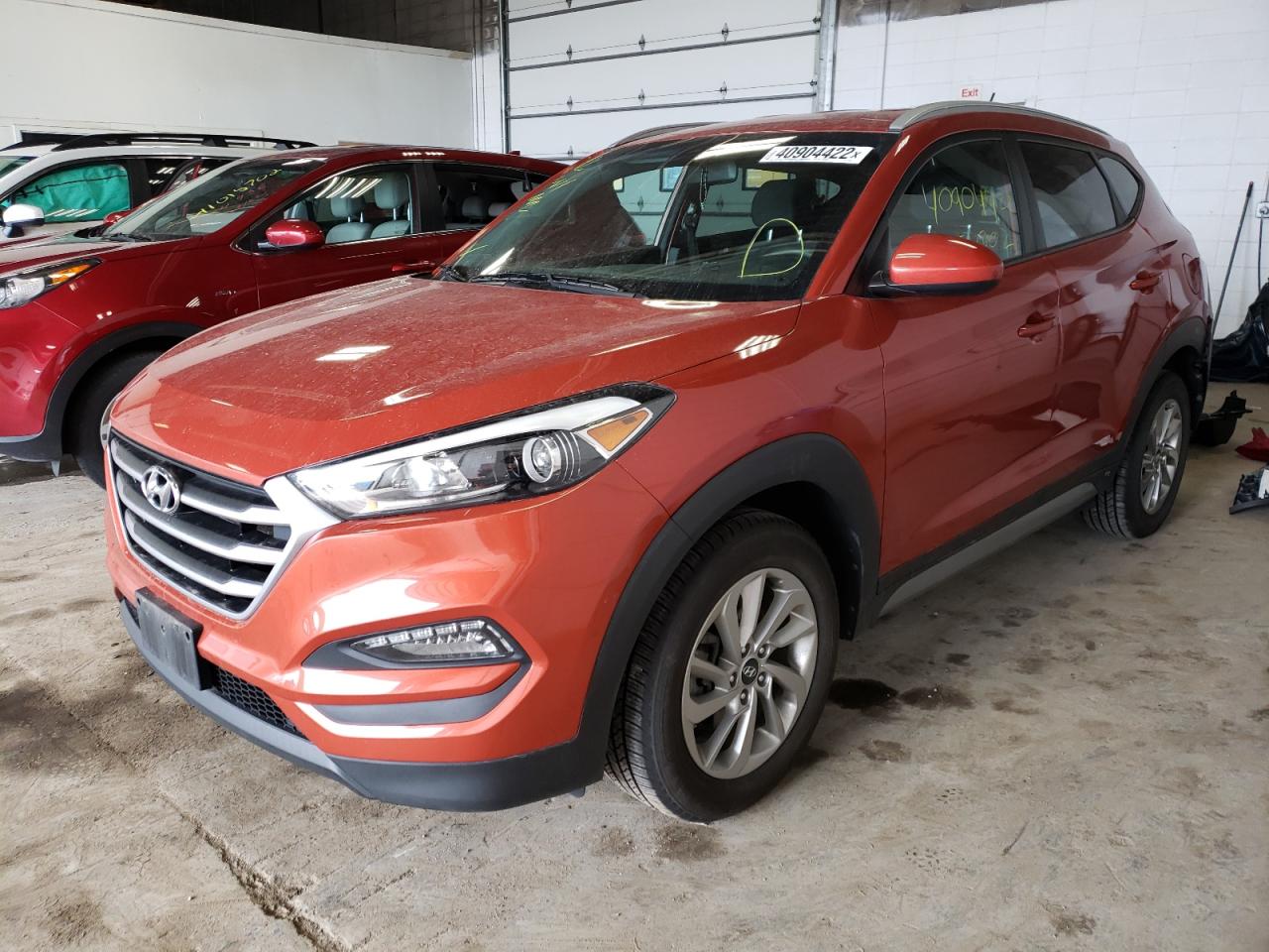 Photo 2 from auction – 2017 HYUNDAI TUCSON LIM with VIN KM8J3CA43HU261900