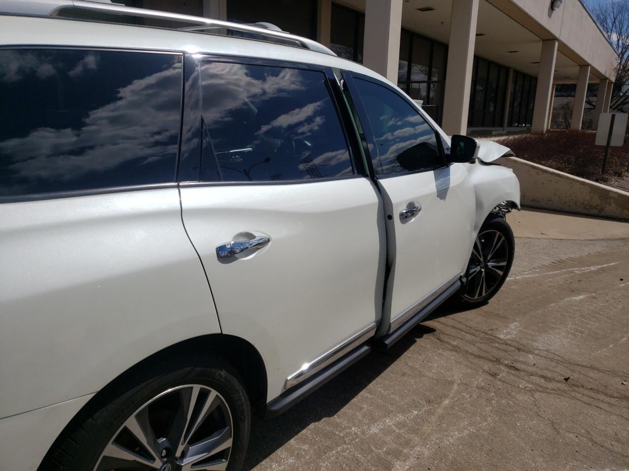 Photo 10 from auction – 2017 NISSAN PATHFINDER with VIN 5N1DR2MM9HC692605