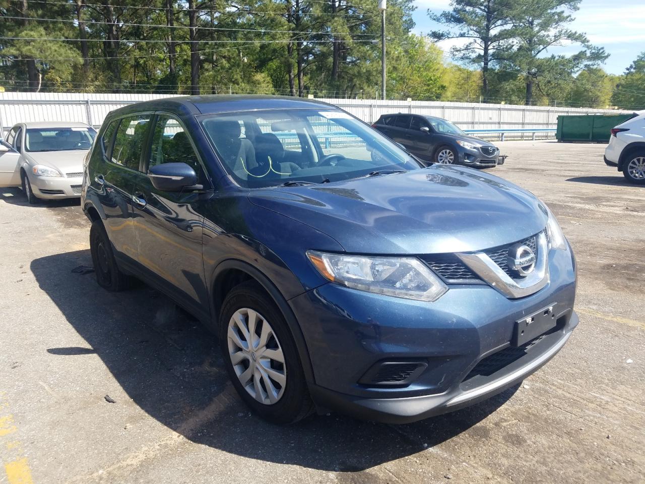 NISSAN ROGUE S 2015 with VIN KNMAT2MT2FP565037 - Photo from auction
