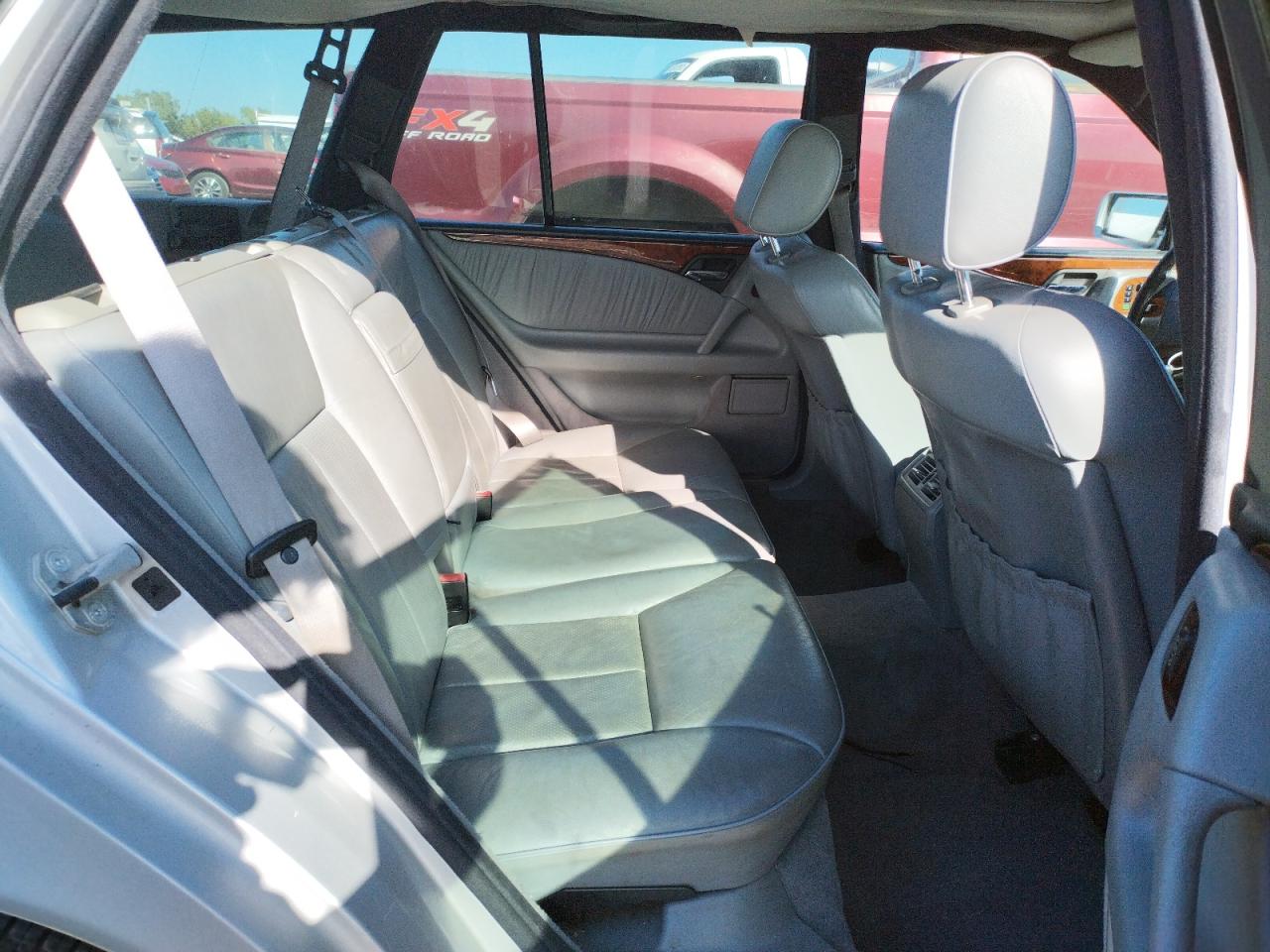 Photo 6 from auction – 1998 MERCEDES-BENZ E 320 with VIN WDBJH65F7WA592897