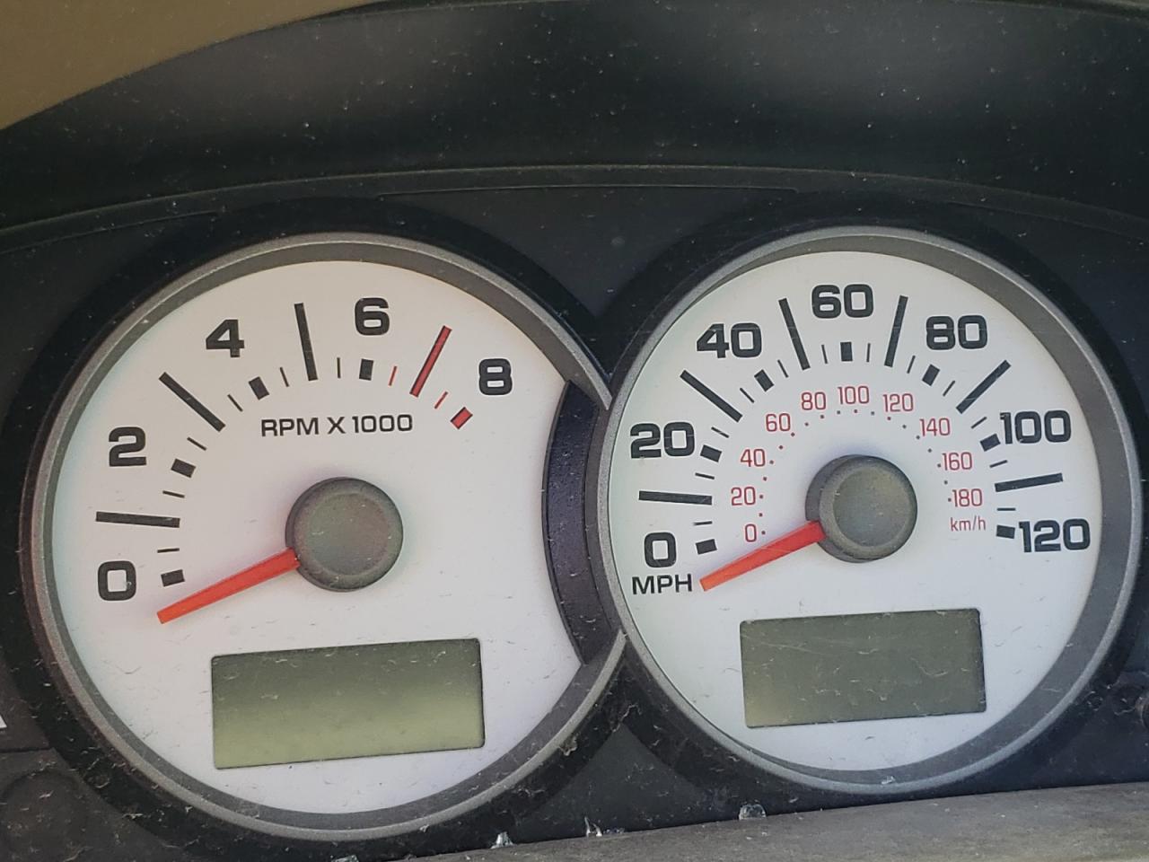 صورة رقم 8 من المزاد - 2005 FORD ESCAPE LIM مع VIN 1FMCU94105KD53337