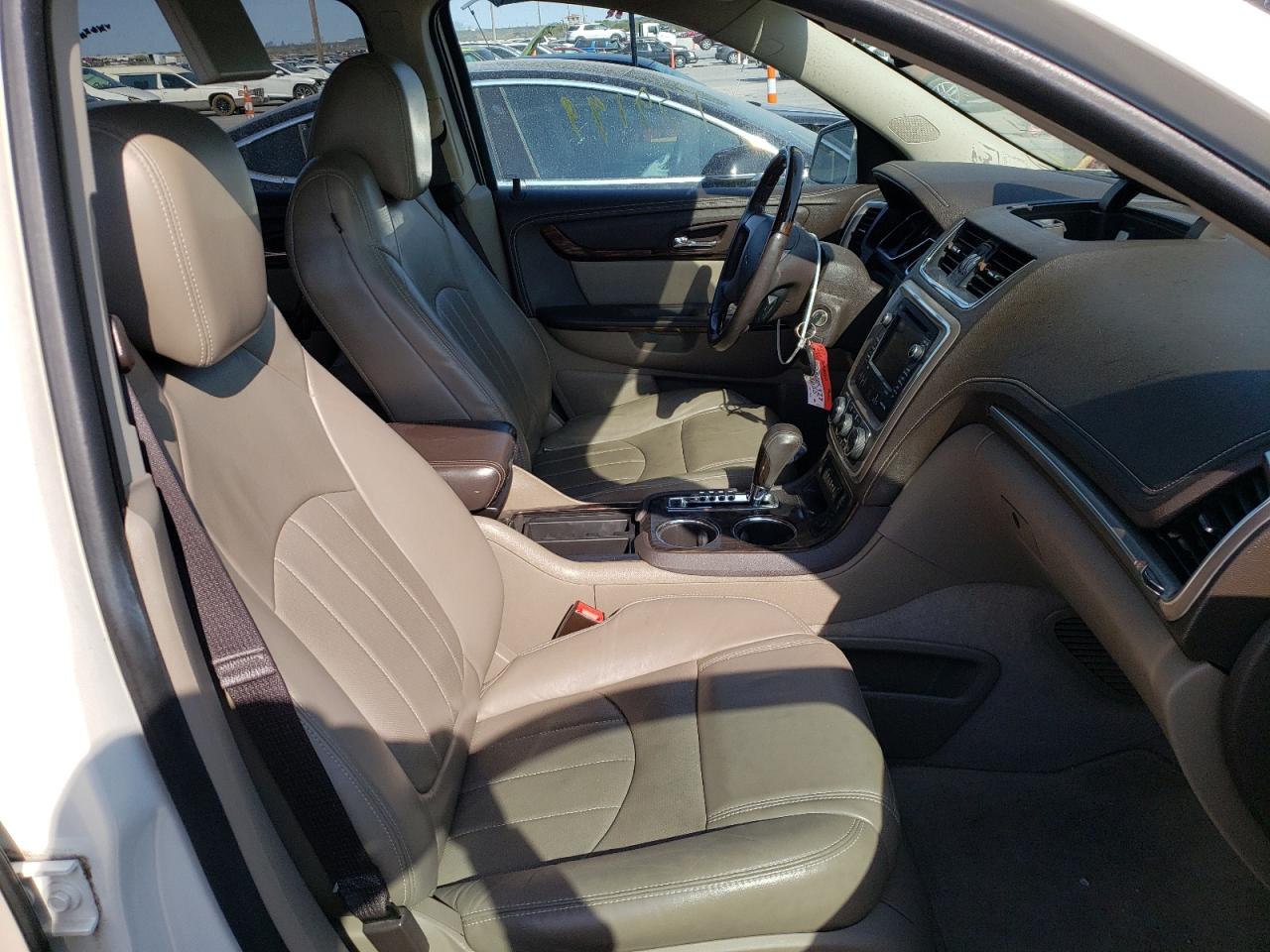 Photo 5 from auction – 2014 GMC ACADIA DEN with VIN 1GKKRTKDXEJ167844
