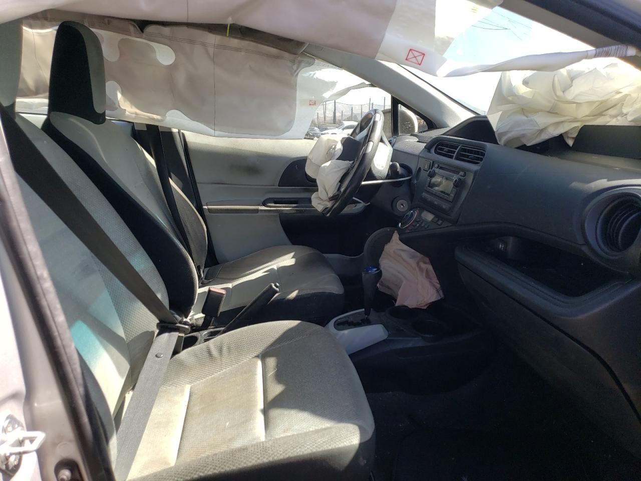 Photo 5 from auction – 2013 TOYOTA PRIUS C with VIN JTDKDTB36D1542340