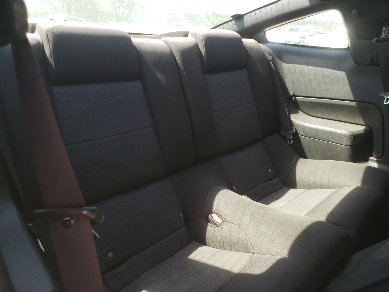 Photo 6 from auction – 2005 FORD MUSTANG with VIN 1ZVFT80N755206869