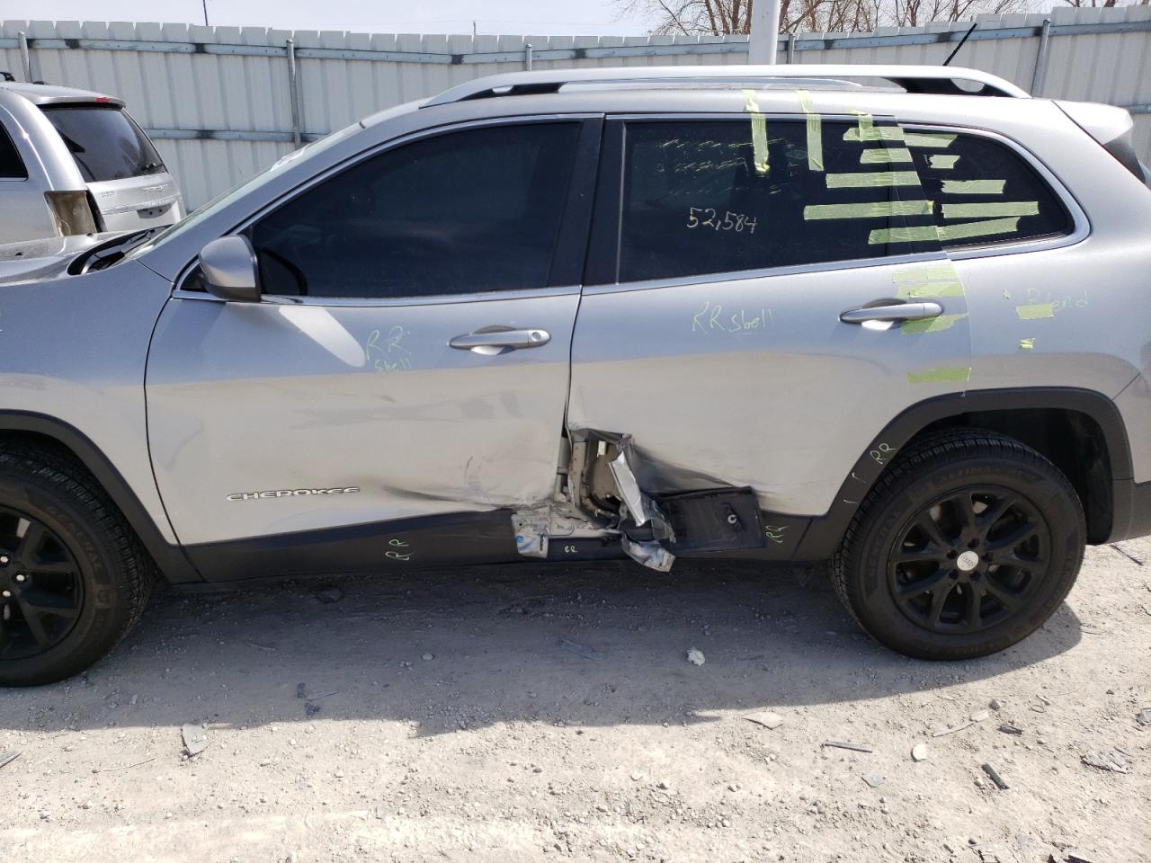 Photo 9 from auction – 2017 JEEP CHEROKEE L with VIN 1C4PJMCB9HW569082