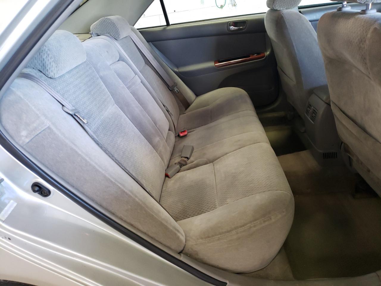Photo 6 from auction – 2002 TOYOTA CAMRY LE with VIN 4T1BE32K22U079284