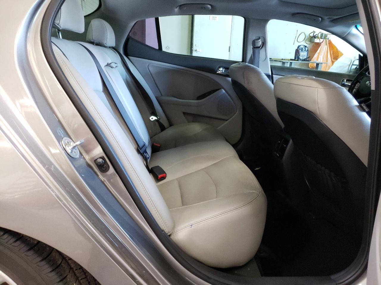 Zdjęcie 6 z aukcji – 2013 KIA OPTIMA z VIN 5XXGN4A74DG235444