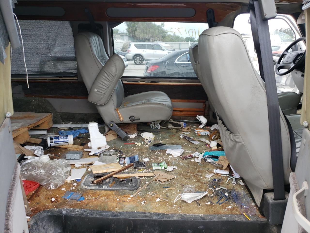 Photo 6 from auction – 2002 DODGE RAM VAN B1 with VIN 2B6HB11Y22K143951