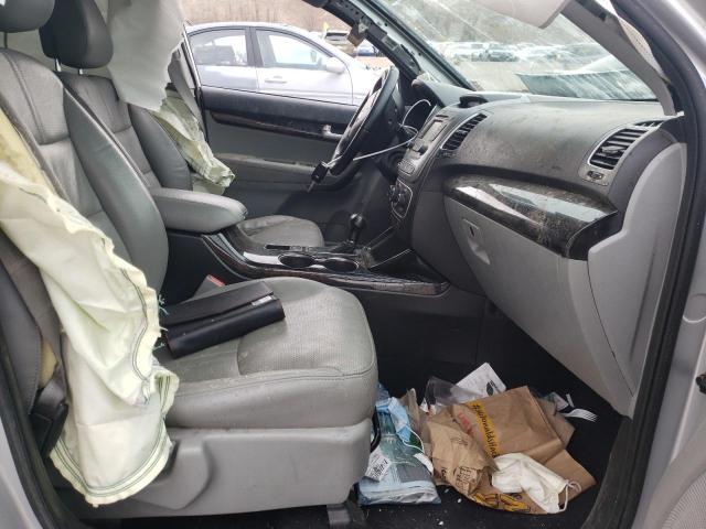 Photo 5 from auction – 2015 KIA SORENTO LX with VIN 5XYKT3A65FG630197