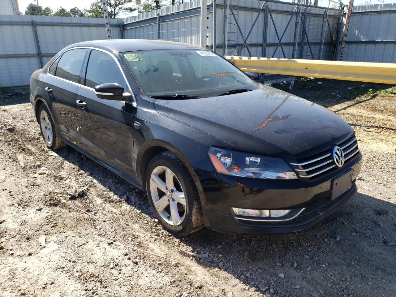 VOLKSWAGEN PASSAT S 2015 with VIN 1VWAT7A32FC115510 - Photo from auction