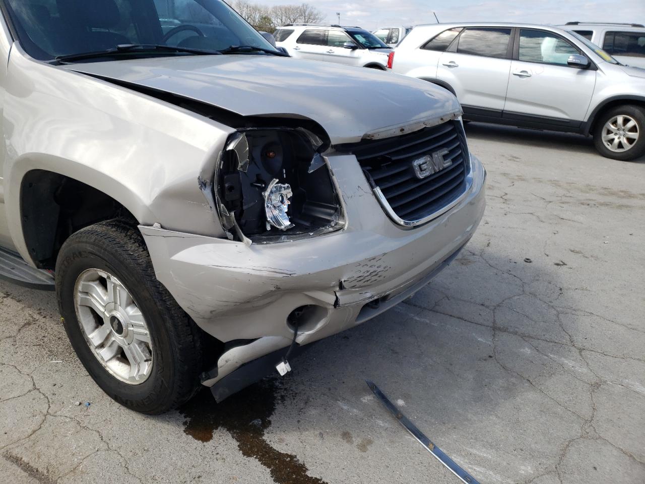 Photo 9 from auction – 2007 GMC YUKON with VIN 1GKFC13J97R135094
