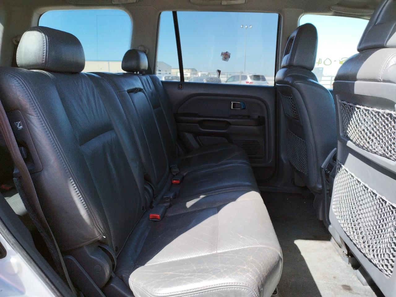 Photo 6 from auction – 2004 HONDA PILOT EXL with VIN 2HKYF18614H502945