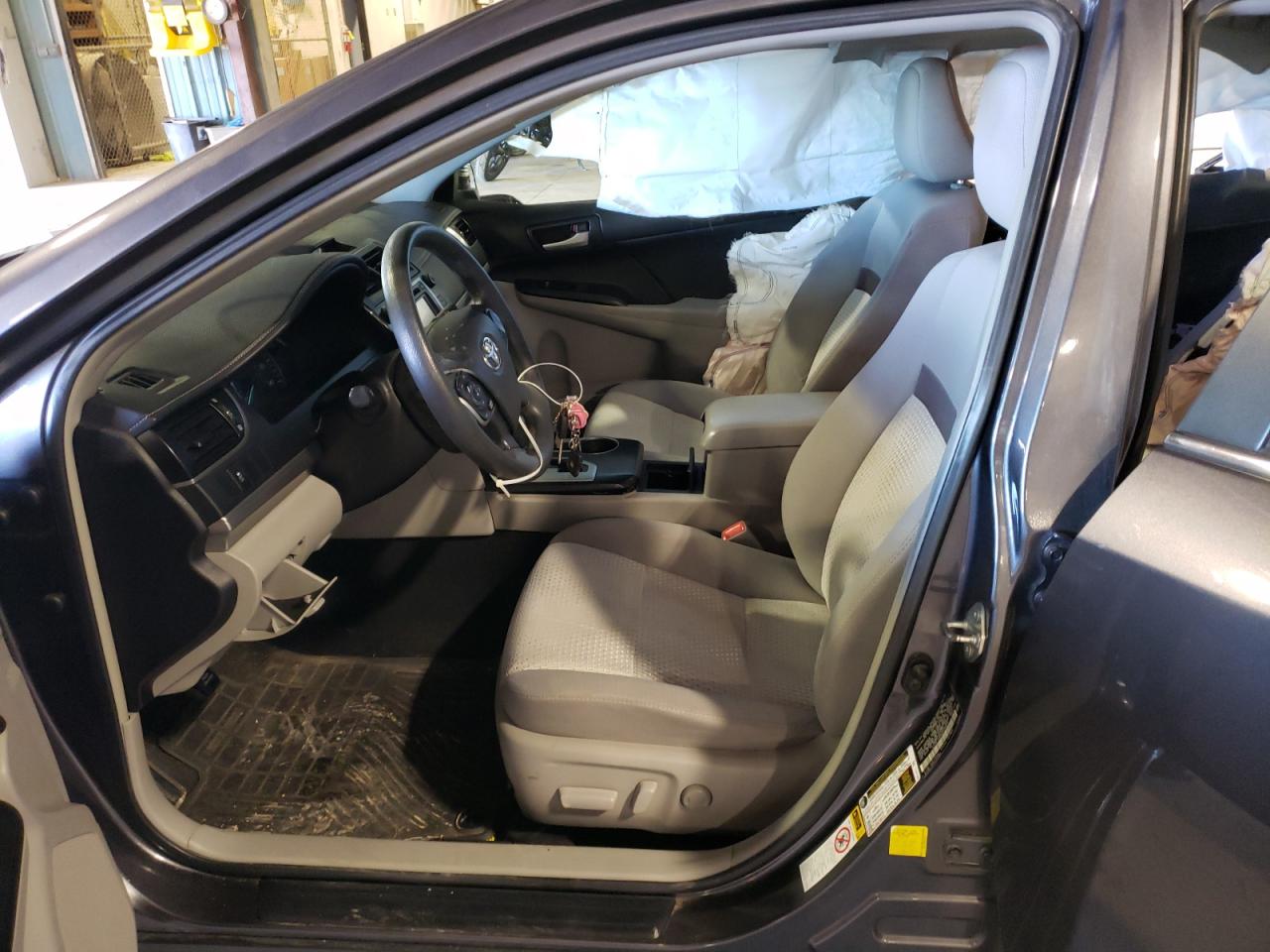 Photo 5 from auction – 2014 TOYOTA CAMRY L with VIN 4T4BF1FK0ER426875