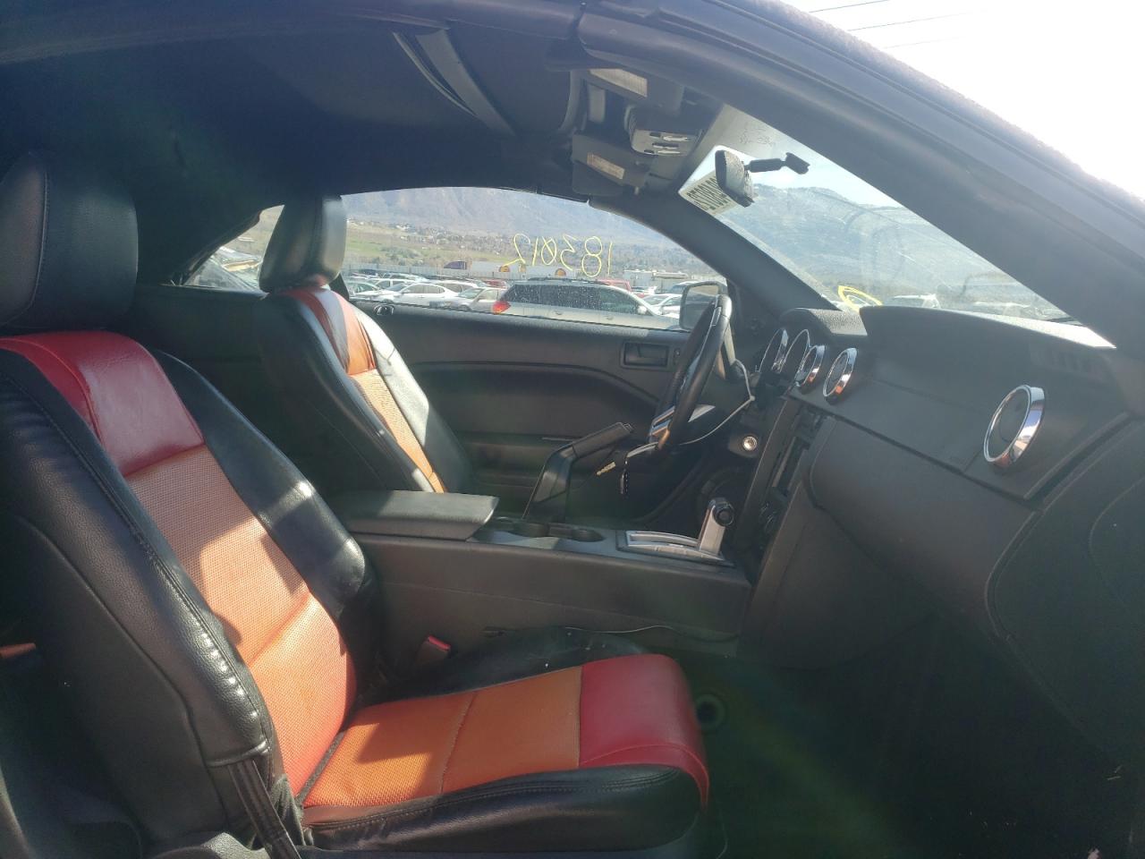 Photo 5 from auction – 2005 FORD MUSTANG with VIN 1ZVFT84N155256449
