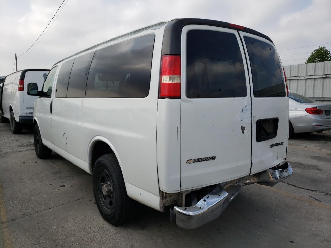 Photo 3 from auction – 2003 CHEVROLET EXPRESS G1 with VIN 1GNFG15TX31119193