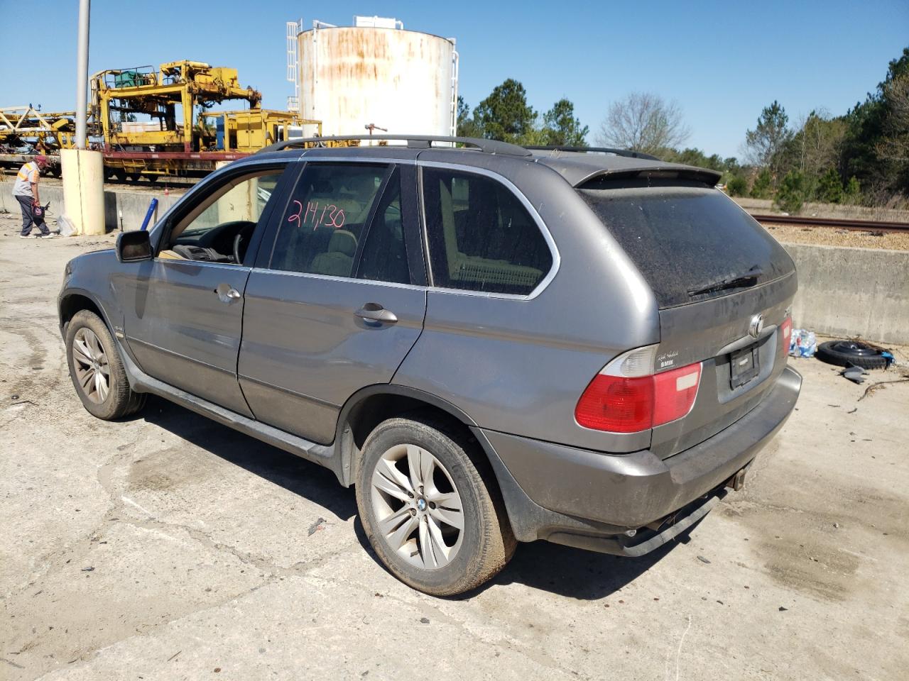 Photo 3 from auction – 2005 BMW X5 4.4I with VIN 5UXFB53585LV16023