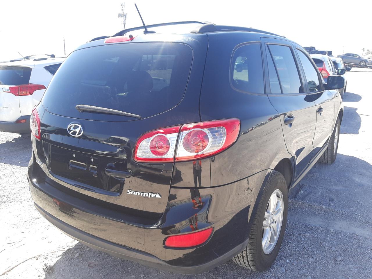 Photo 4 from auction – 2010 HYUNDAI SANTA FE G with VIN 5NMSG3AB1AH394468