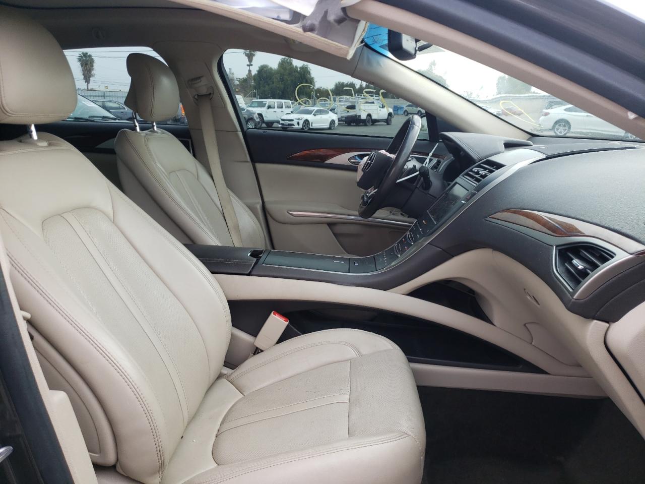 Photo 5 from auction – 2016 LINCOLN MKZ with VIN 3LN6L2G94GR611270