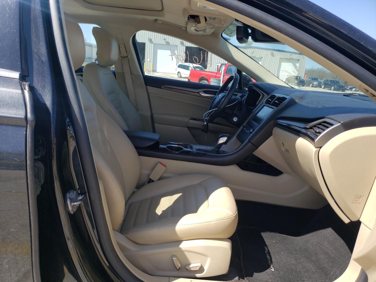 Photo 5 from auction – 2013 FORD FUSION SE with VIN 3FA6P0LU7DR267345
